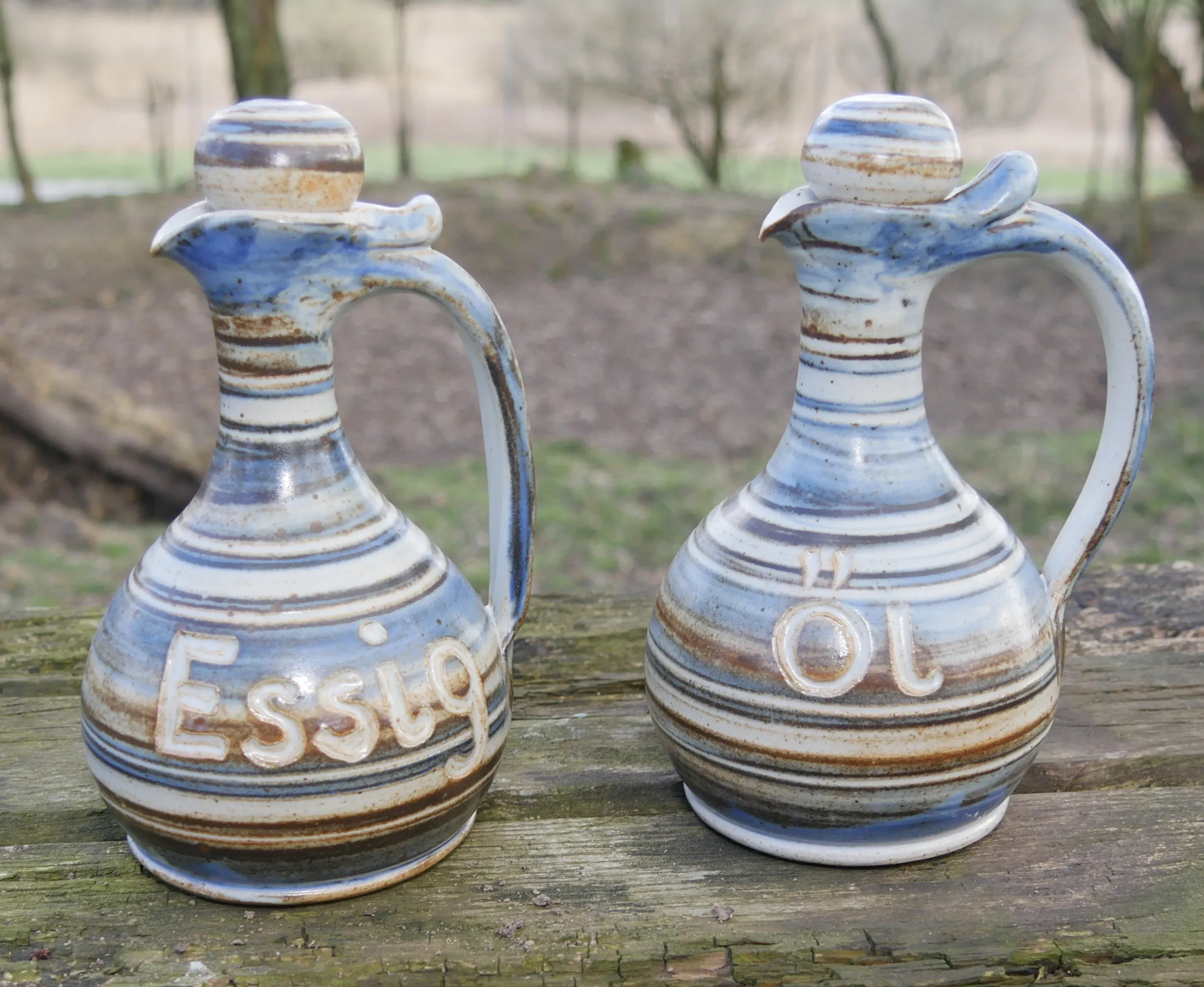 Essig- und Ölflasche